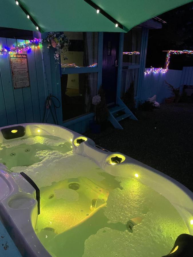 Gamrie Bankhead Accommodation With Hot Tub Aberdeenshire מראה חיצוני תמונה